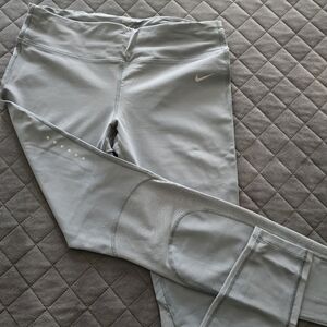 Nike Light Gray Athletic Leggings with Reflective Details